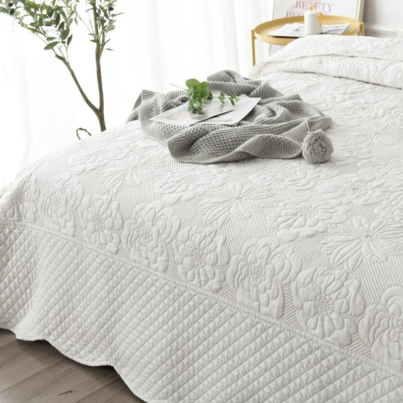 Couvre lit matelassé épais avec motifs de grandes fleurs