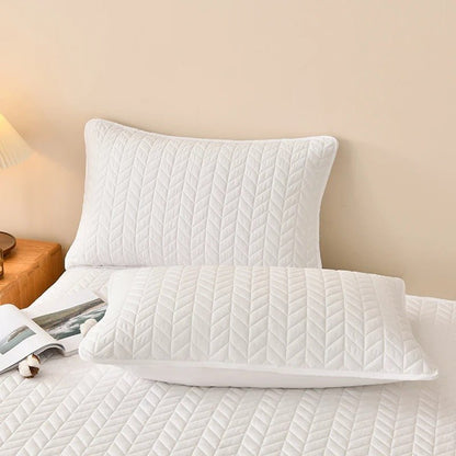 Couvre lit matelassé avec oreillers