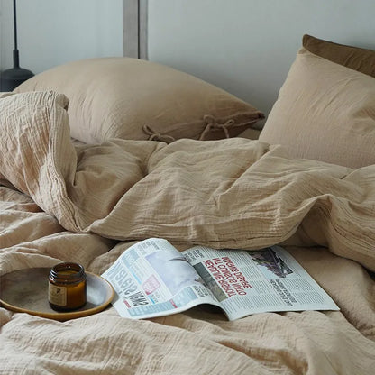 Housse de couette en gaze de coton de couleur beige avec journal