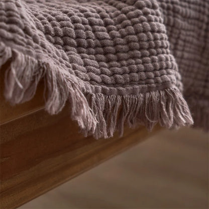 Couverture en coton boho de couleur prune
