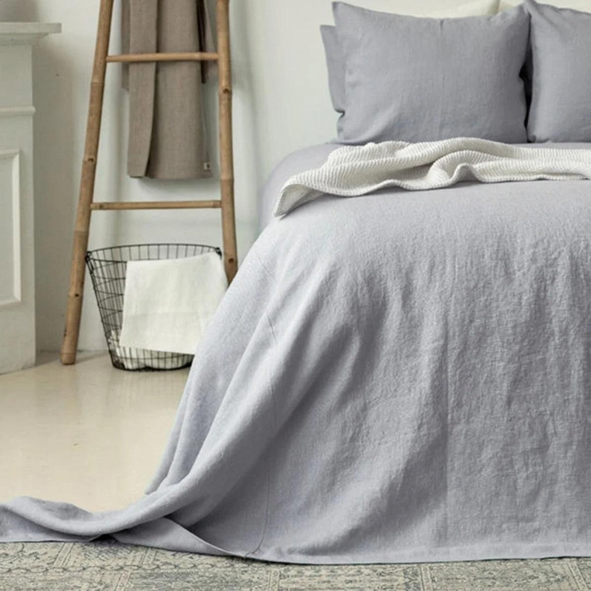 Drap plat en lin gris pale