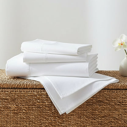 Drap satin blanc plié