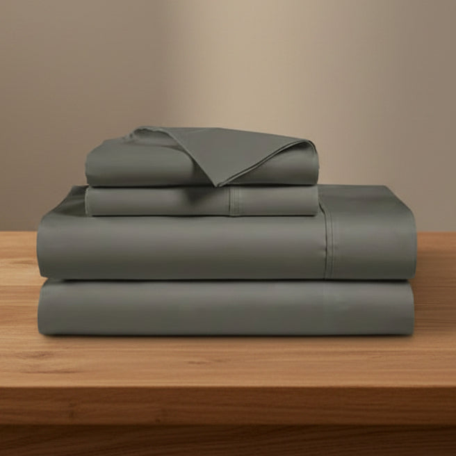 Draps en satin gris confortable